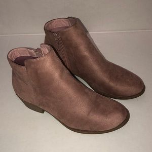 Faux suade pink ankle booties